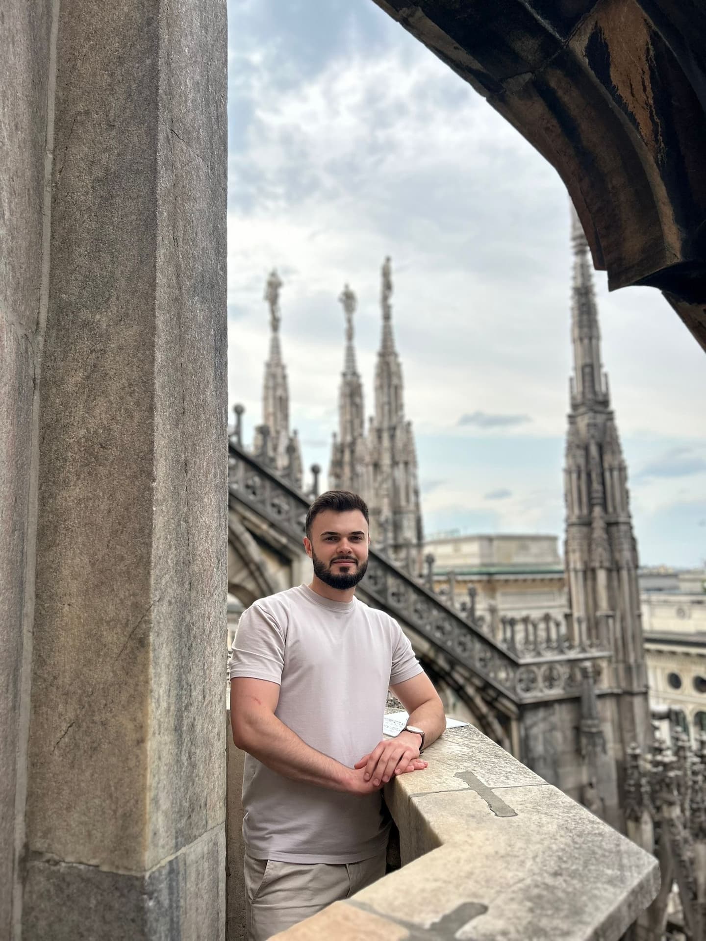 Oferta stron internetowych Zdjęcie przedstawiające Arkadiusza Kłak- twórcę stron internetowych